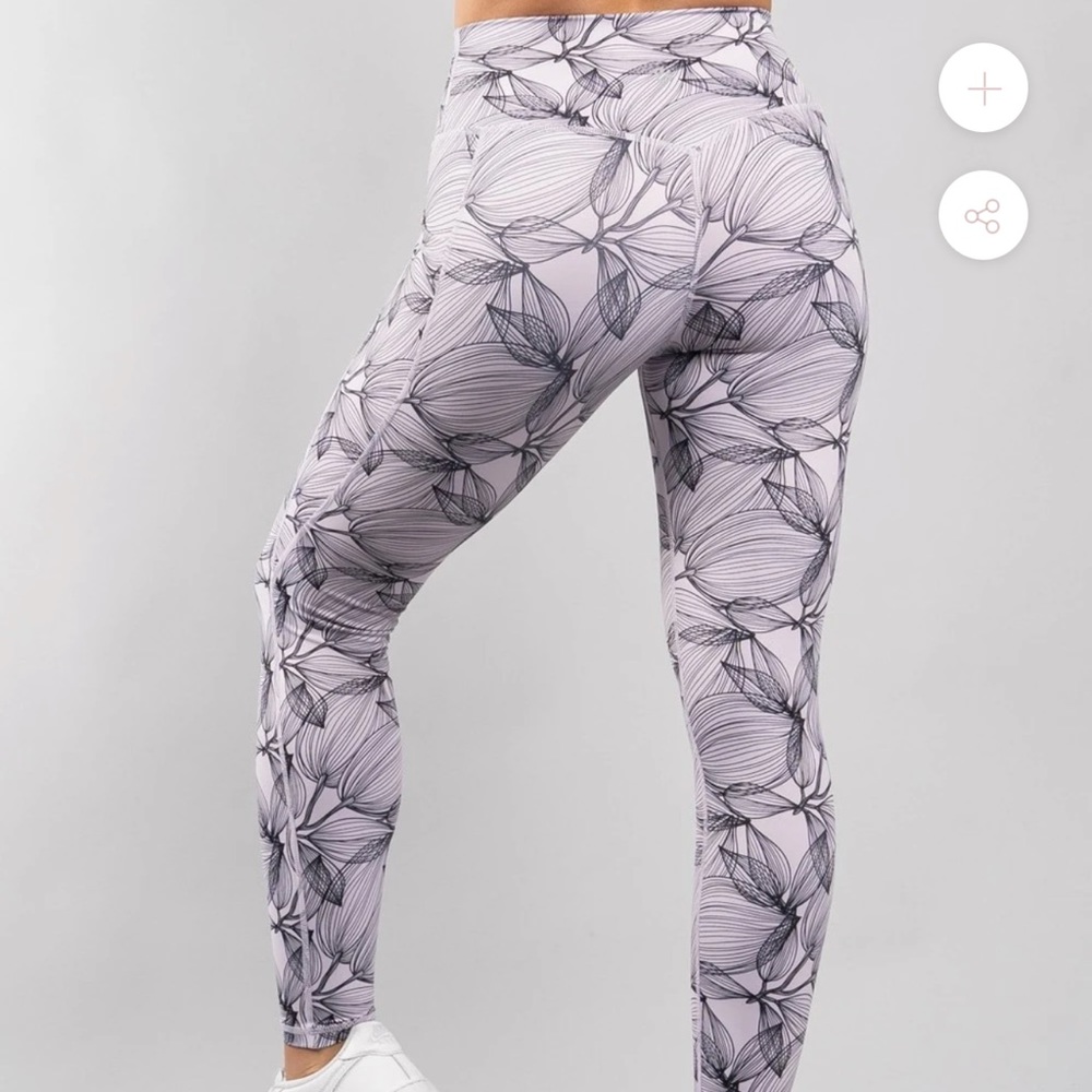Limitless Legging - Picture 2 of 9